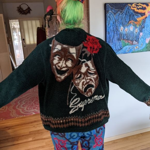 Supreme drama fleece